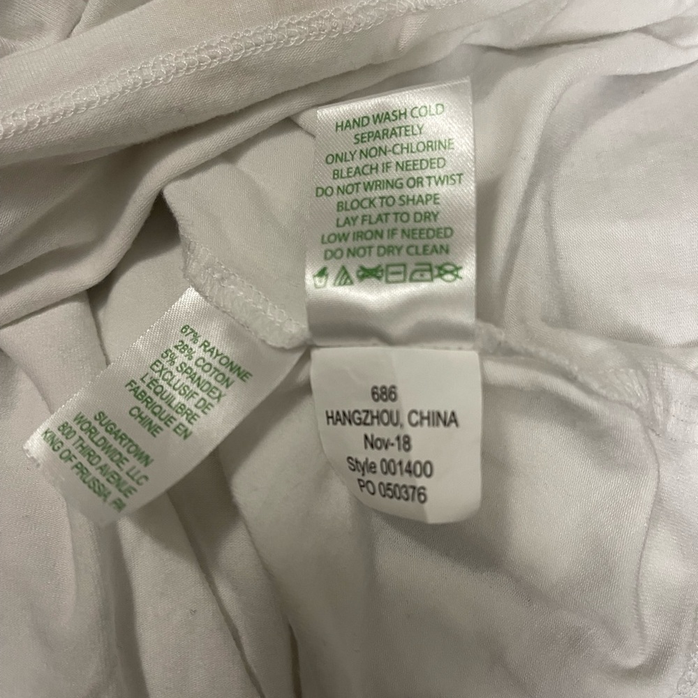 LILLY PULITZER Dawn Resort White
Embroidered Neck Cutaway Tank Size XS - Picture 6 of 6